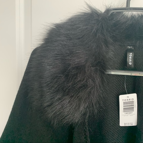 Torrid Faux Fur Collar Ruana - One Size - Picture 10 of 10